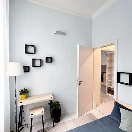 Football Fan Retreat On Rumbach Street By Newave Apartment
